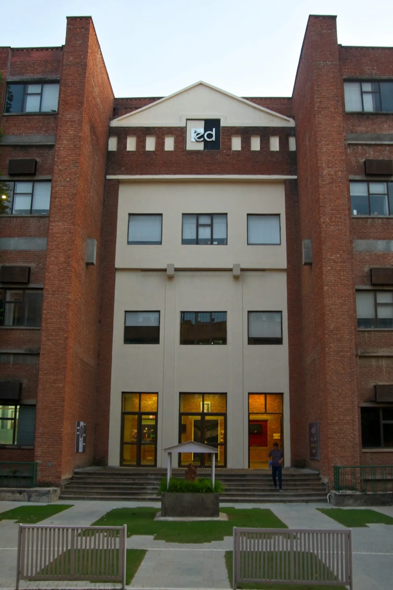 1-ezgif.com-png-to-webp-converter